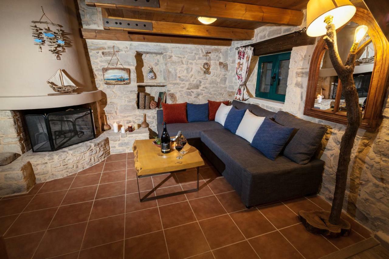 Gasthaus Aristidis'S Plouti Moires Exterior foto